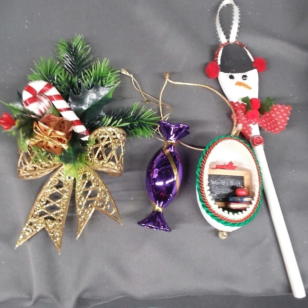 😊3/$12 Holiday Decor Bundle